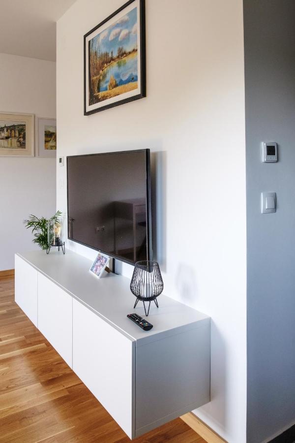 Blue Sky Apartment *